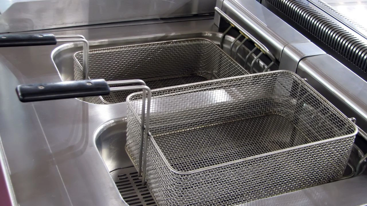 clean deep fryer with double baskets