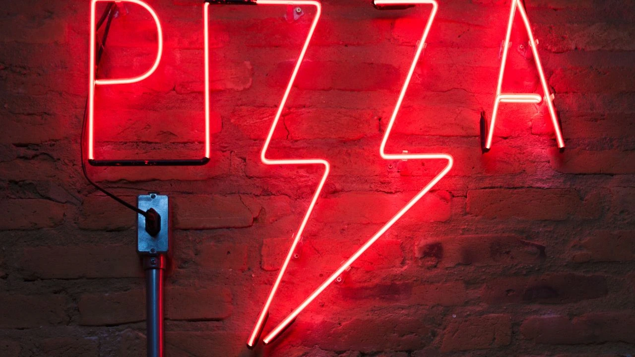 Pizza neon light signage